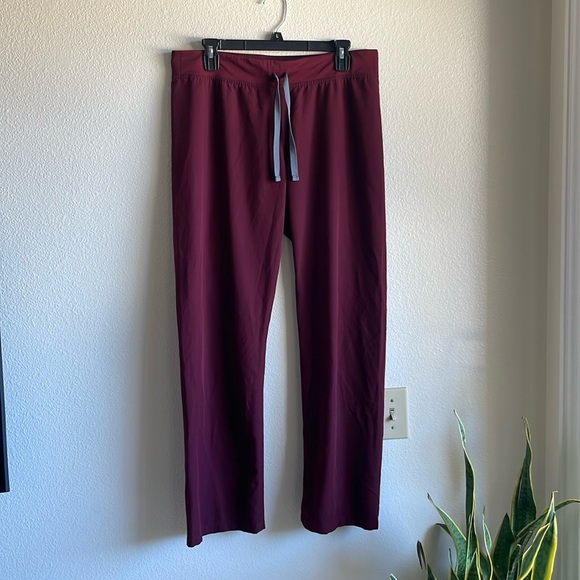 Figs Livingston Basic Scrub Pants Burgundy M - Picture 3 of 7